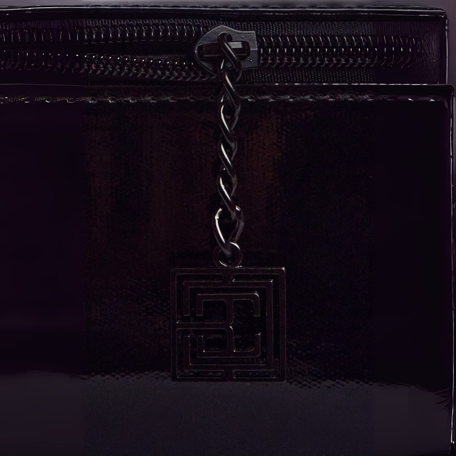 Close up image of Pro Kit Bag zipper with Brow Code logo